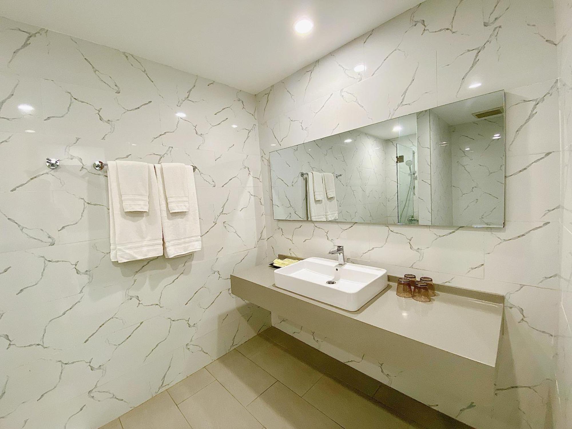 The Luxe Hotel Chau Doc Esterno foto